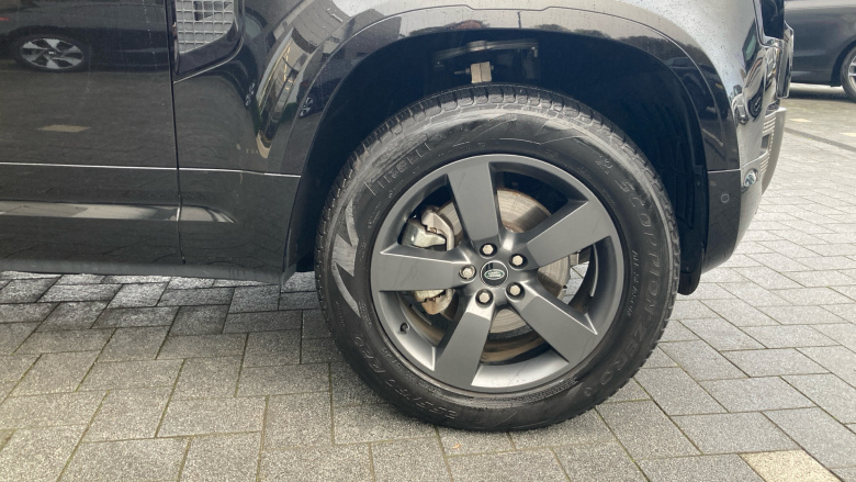 Land Rover Defender 2.0 P300 X-Dynamic HSE 110 5dr Auto Petrol Estate